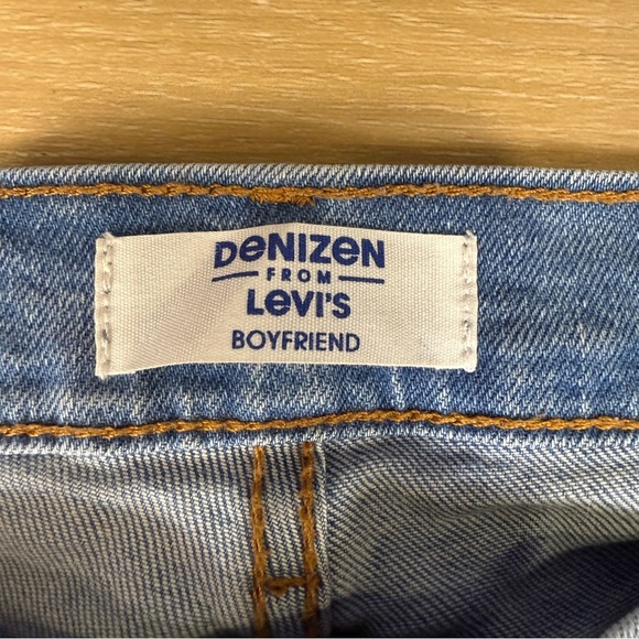 Denizen from Levi's Light Blue Boyfriend Ankle Jeans, Size 31 - Picture 3 of 7